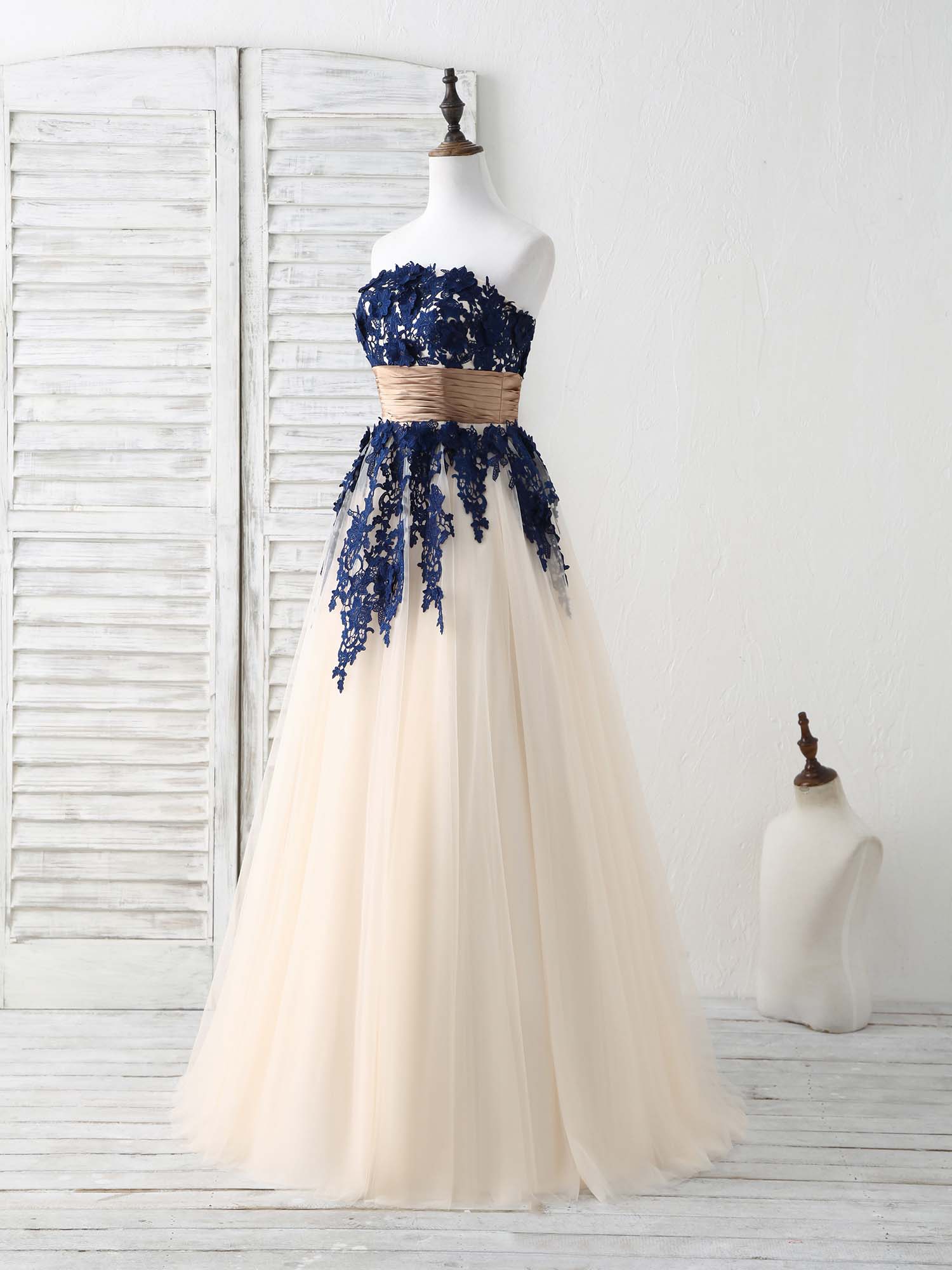 Elegant Dark Blue Lace Applique Tulle Long Prom Dress for Bridesmaids