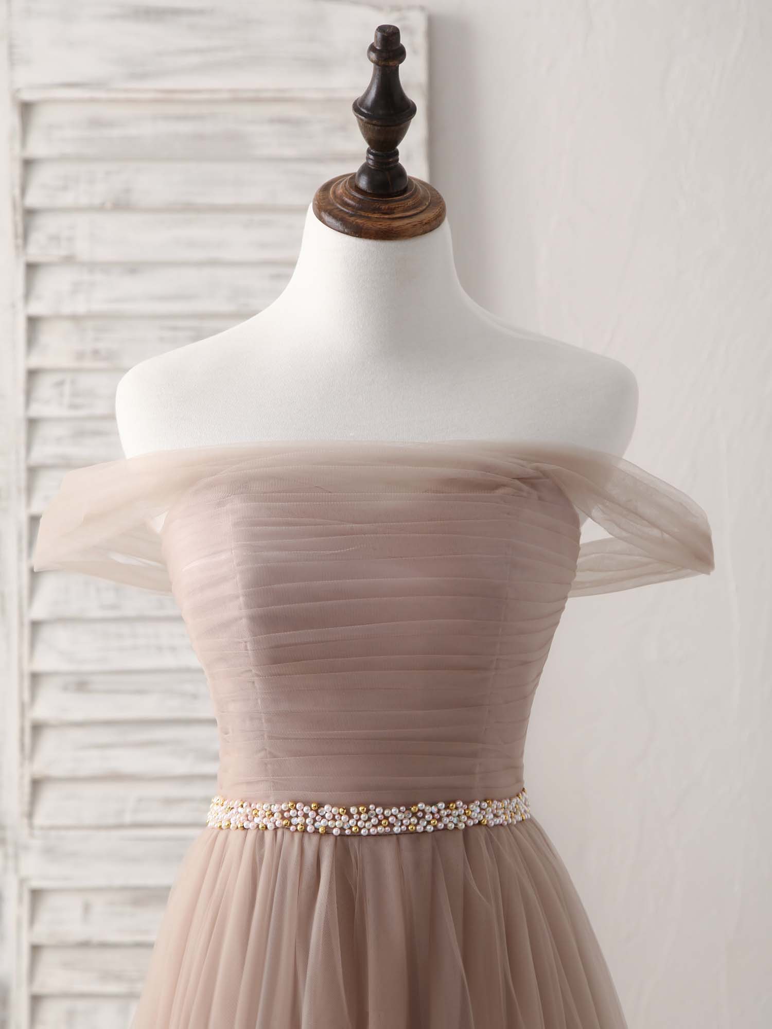 Elegant Champagne Off-Shoulder Tulle Gown for Prom and Evening Wear