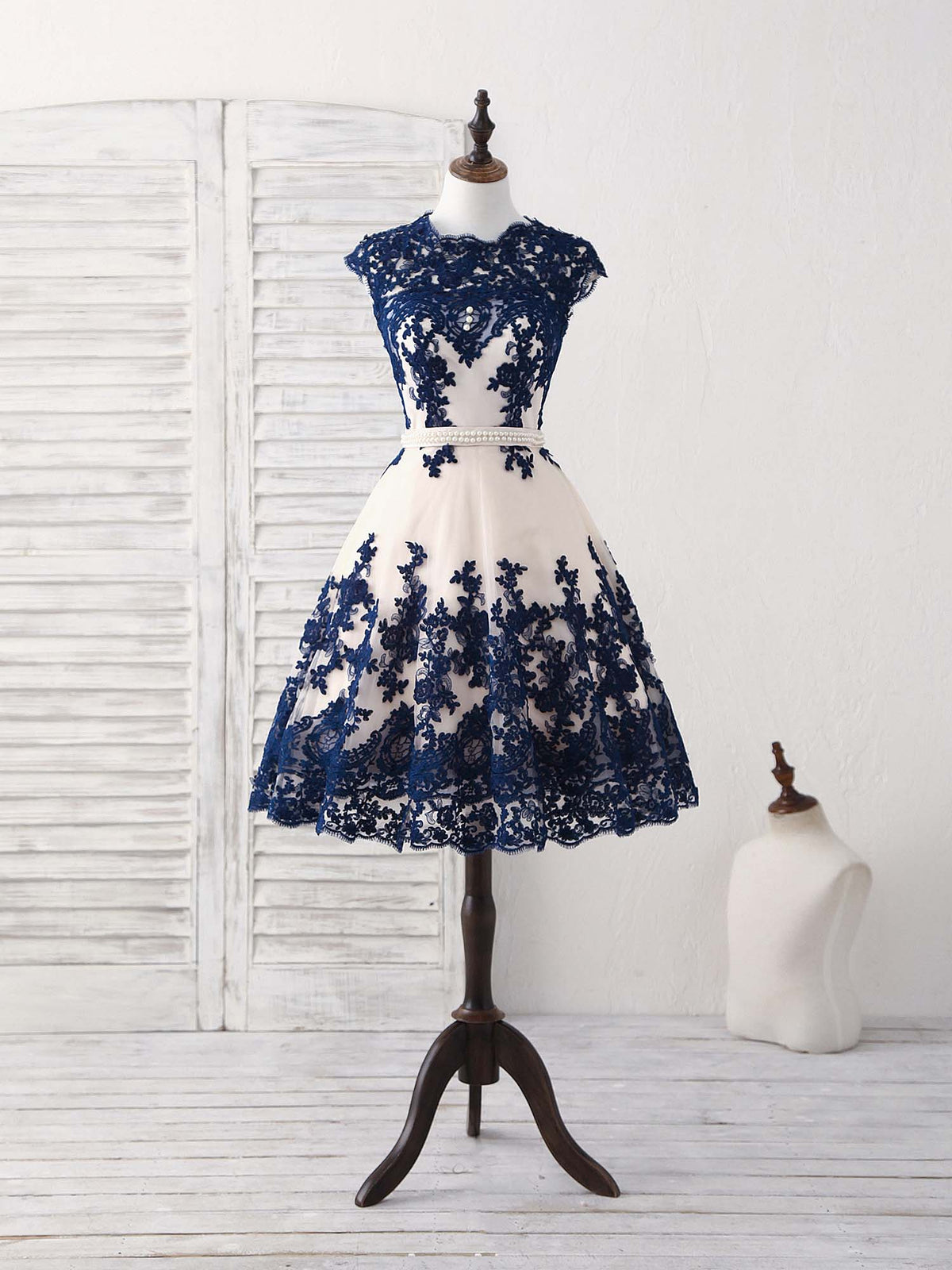 Elegant Dark Blue Lace Tulle Short Prom Dress, Stylish Blue Bridesmaid Gown