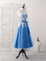 Elegant Blue Round Neck Tulle Lace Applique Tea Length Bridesmaid Prom Dress