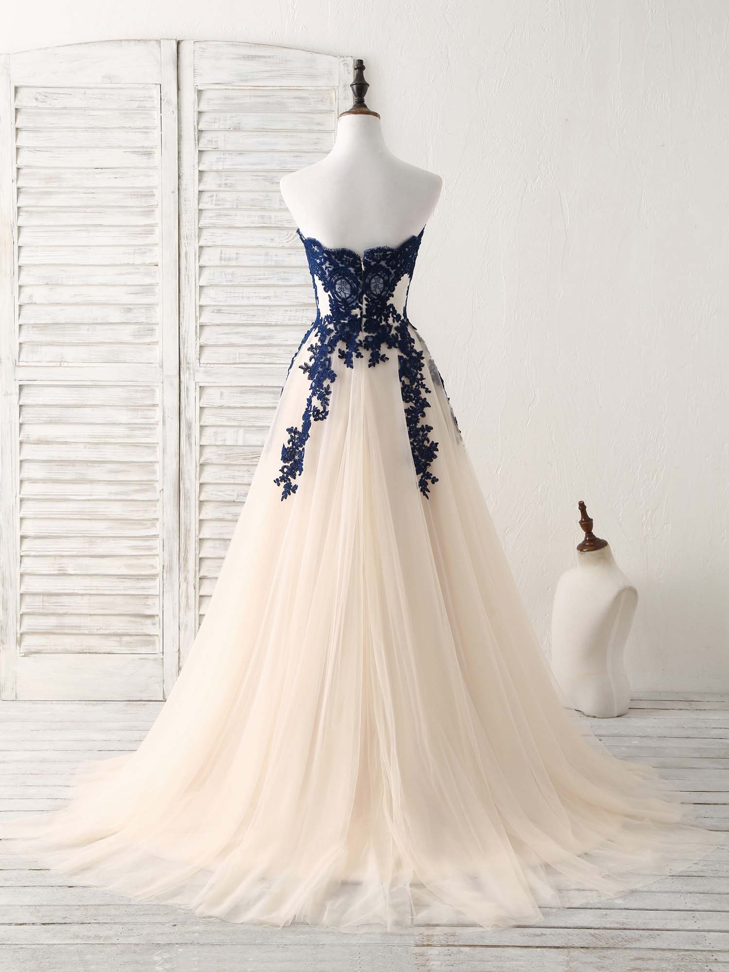 Elegant A-Line Sweetheart Tulle Lace Applique Green Long Prom Bridesmaid Dress