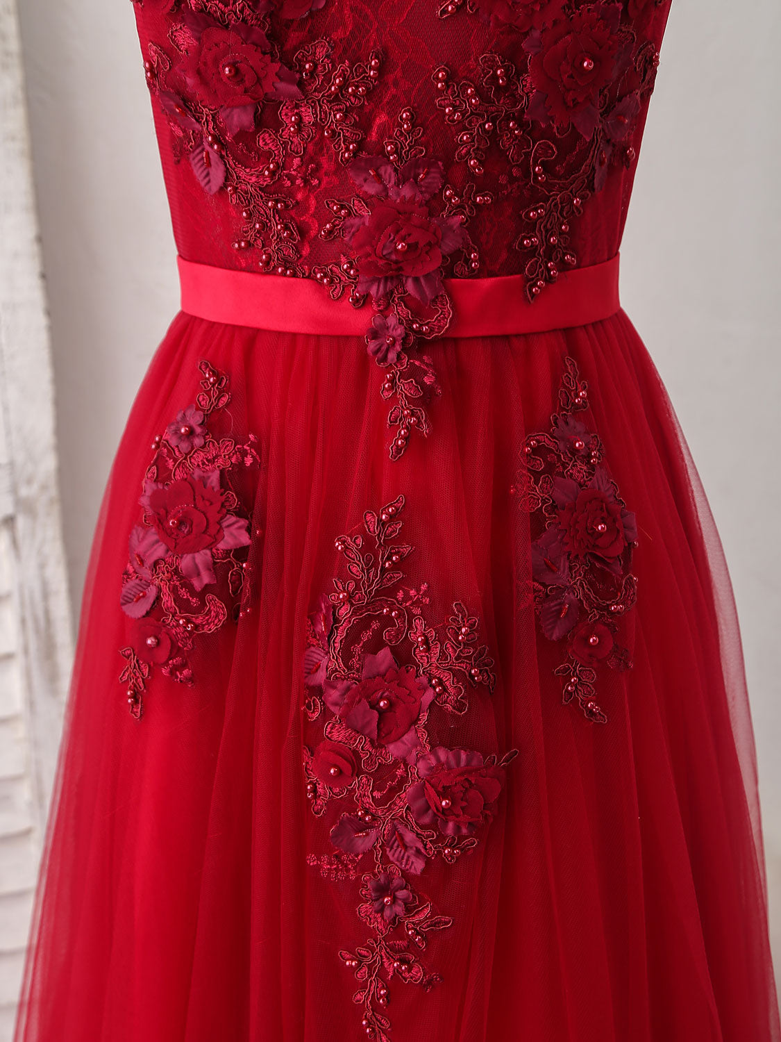 Elegant Burgundy Off-Shoulder Tulle Lace Applique Long Prom Evening Dress