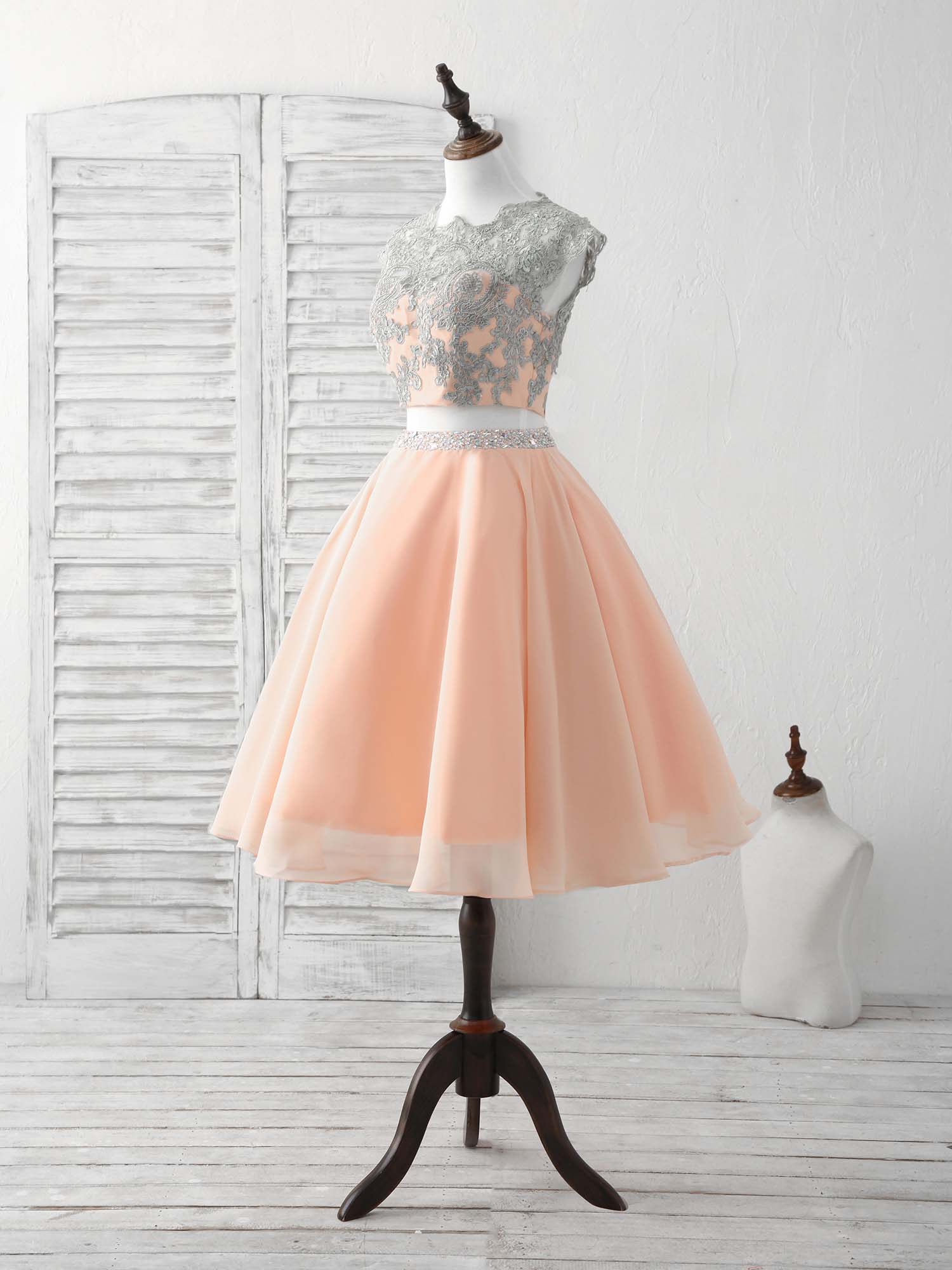 Elegant Two-Piece Lace Short Prom Dress, Perfect for Homecoming and Special Events Elegant Two-Piece Lace Short Prom Dress, Perfect for Homecoming and Special Events