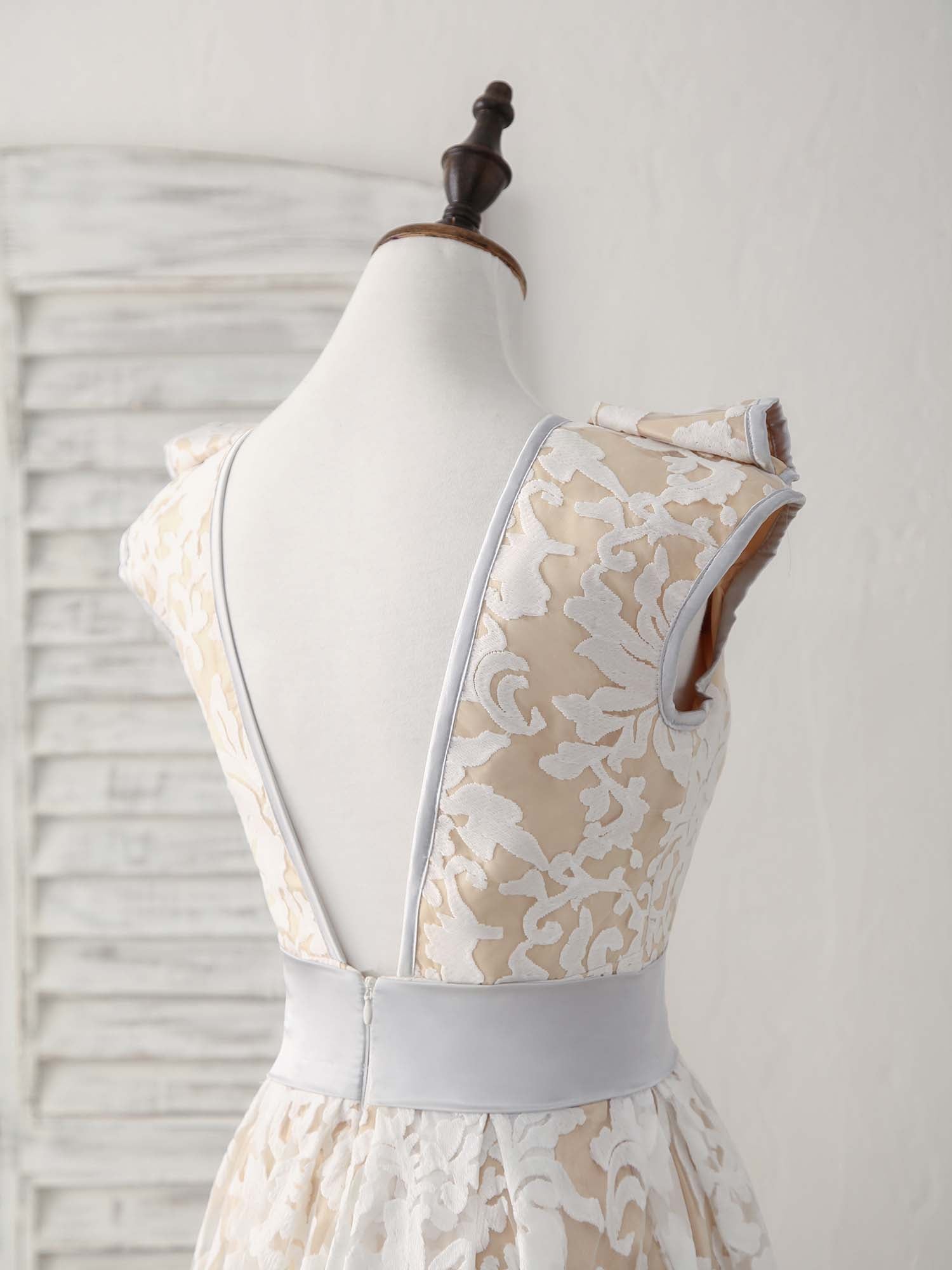 Elegant White Lace High-Low Prom Bridesmaid Dress - Round Neck Formal Gown