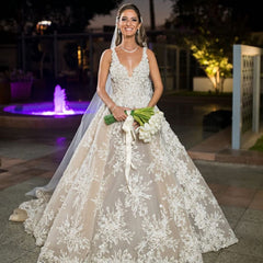 Elegant Spaghetti Straps Sweetheart A-Line Wedding Dress with Floral Lace Tulle