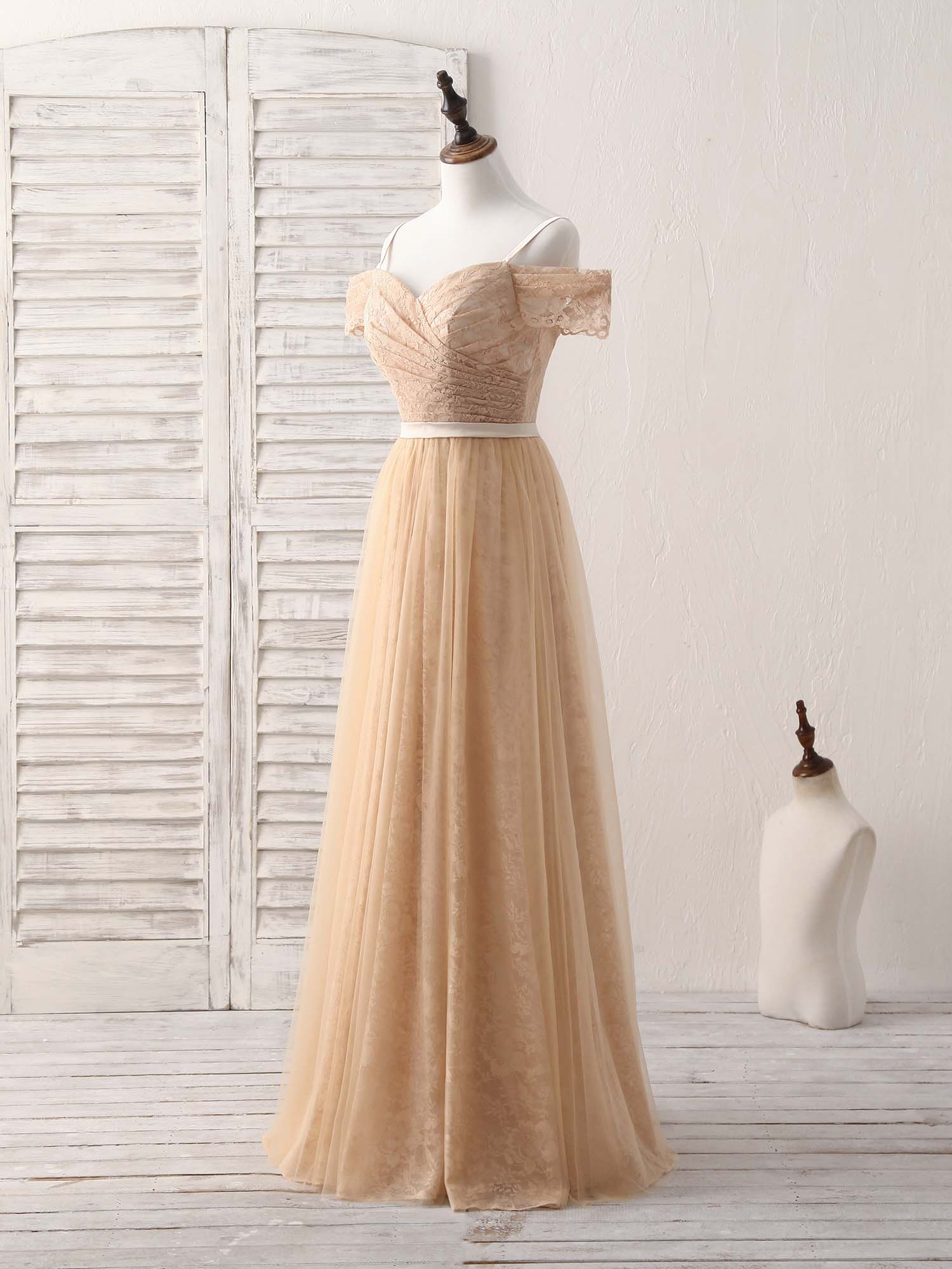 Elegant Champagne Off-Shoulder Lace Tulle Long Bridesmaid Dress for Special Occasions Elegant Champagne Off-Shoulder Lace Tulle Long Bridesmaid Dress for Special Occasions