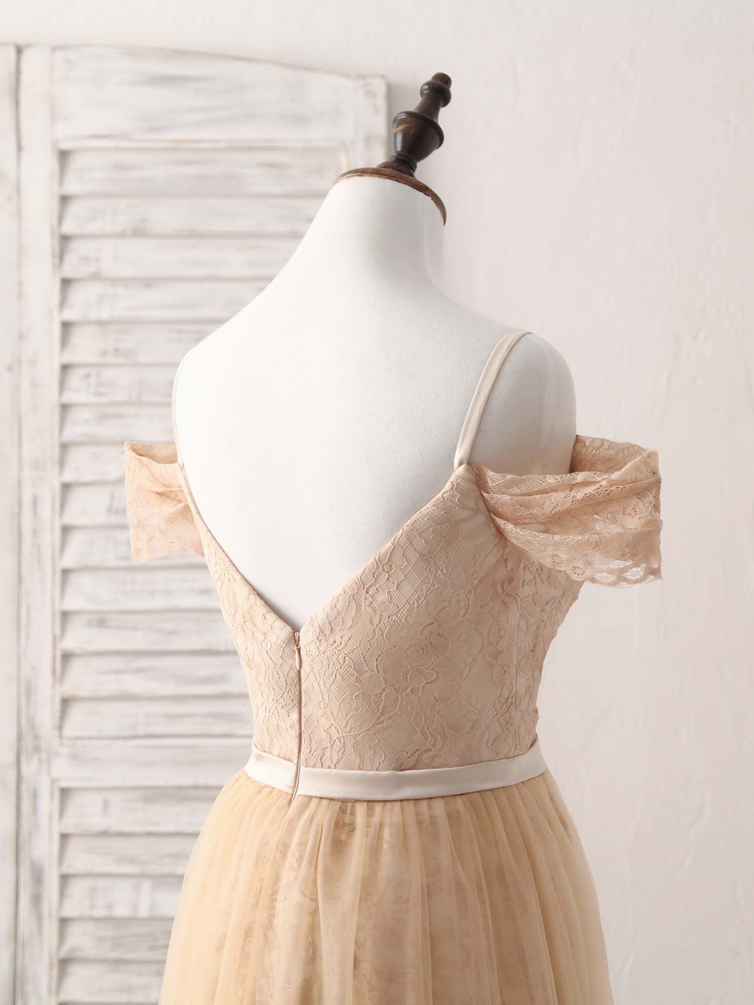 Elegant Champagne Off-Shoulder Lace Tulle Long Bridesmaid Dress for Special Occasions