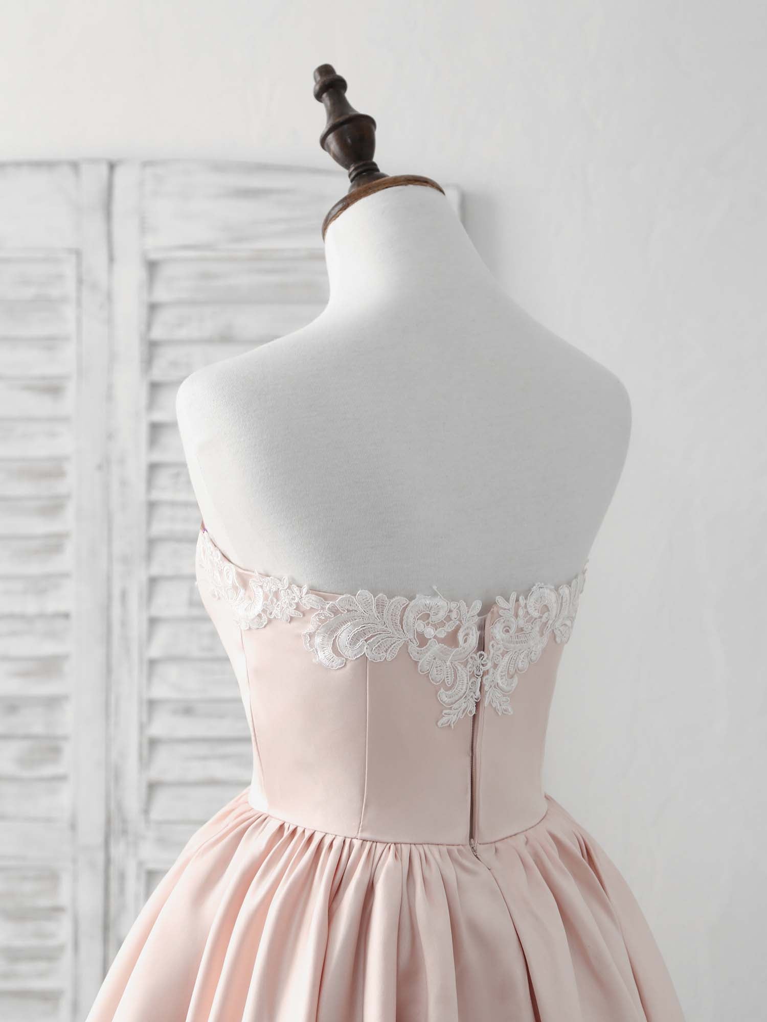 Elegant Pink Sweetheart Neck Short Prom Dress - Perfect for Homecoming & Parties