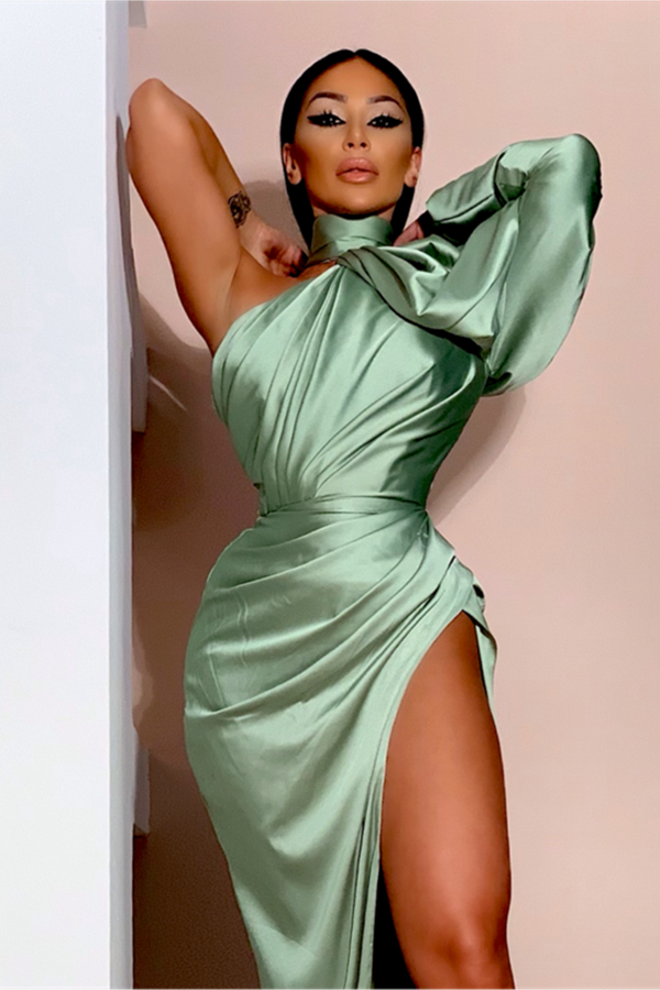Elegant Long Sleeves Puffy Prom Dress with High Split for Special Occasions