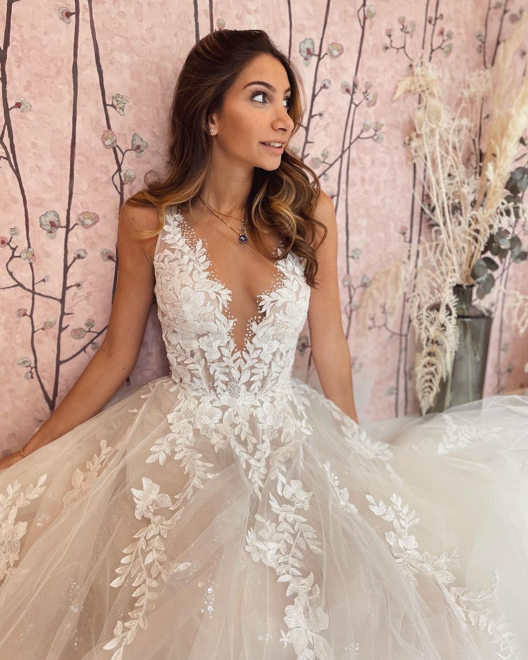Elegant A-Line Deep V-Neck Backless Wedding Dress with Lace Appliques