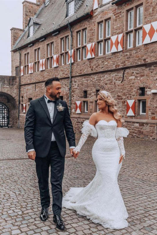 Sweetheart Mermaid Wedding Dress with Lace Bubble Sleeves and Train