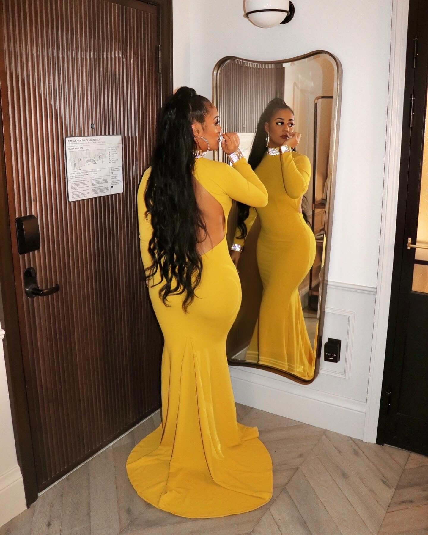 Elegant Red Long Sleeve Open Back Mermaid Prom Dress Gown