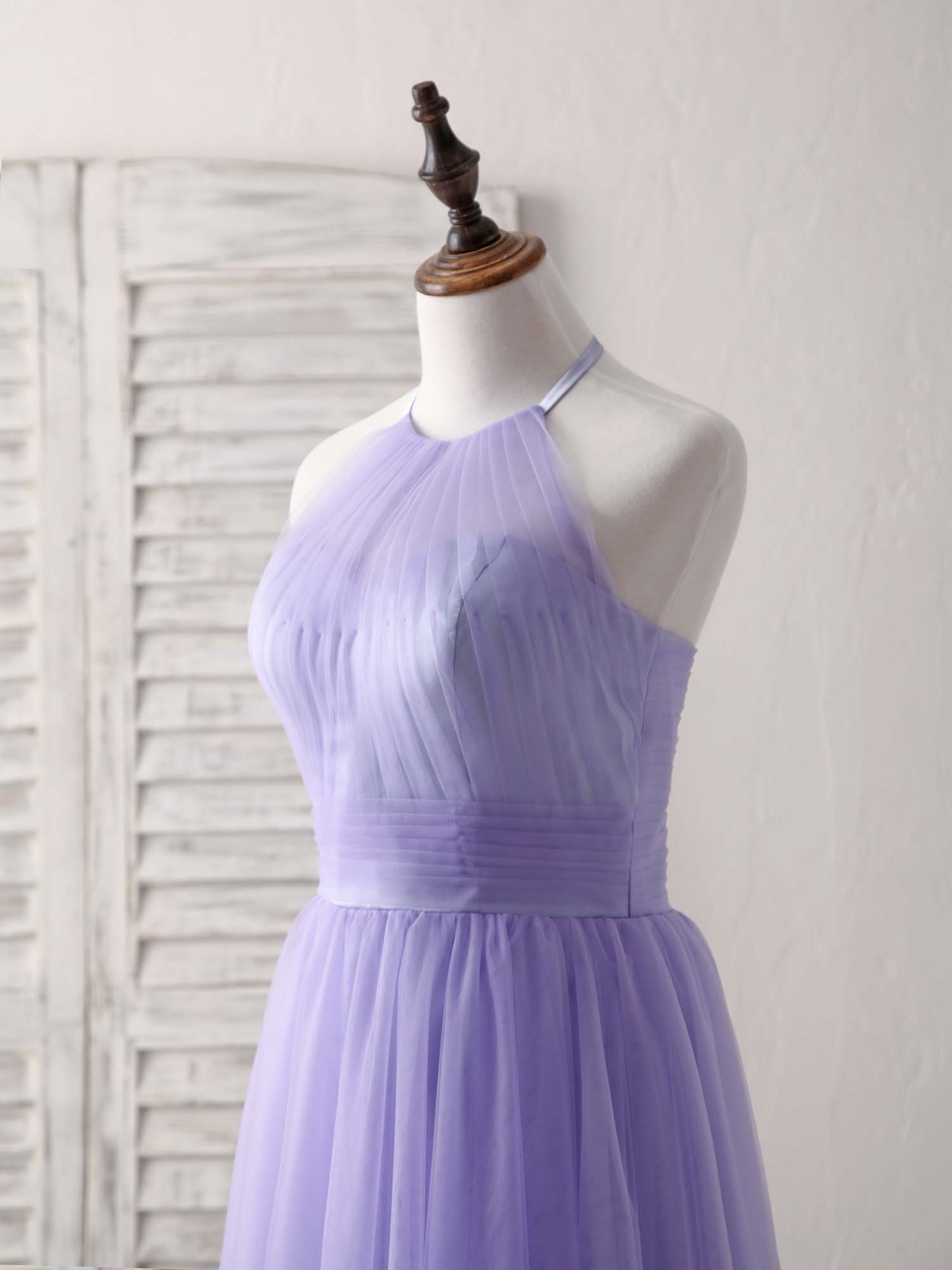 Elegant Purple Tulle Short Prom Dress: Simple Homecoming Gown with Flirty Silhouette