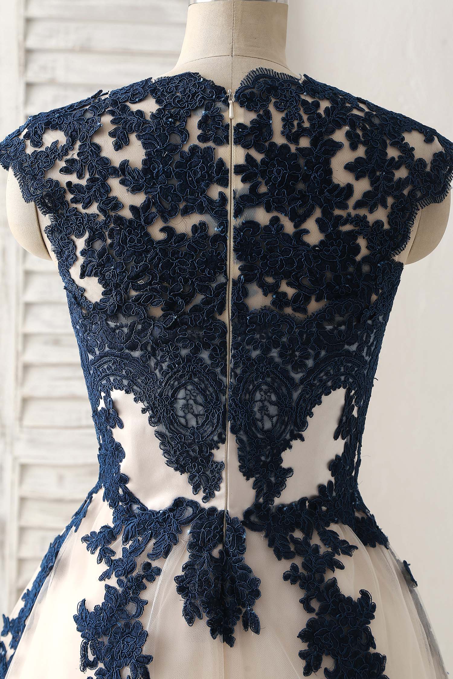 Elegant Dark Blue Lace Applique Tulle Long Prom Dress for Bridesmaids