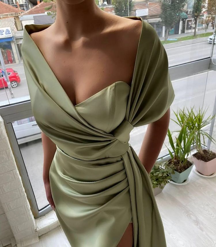 Elegant Sage V-Neck Pleated Prom Dress with Ruffle: Perfect for Special Occasions