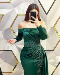 Elegant Off-Shoulder Dark Green Pleated Mermaid Prom Gown for Formal Events
