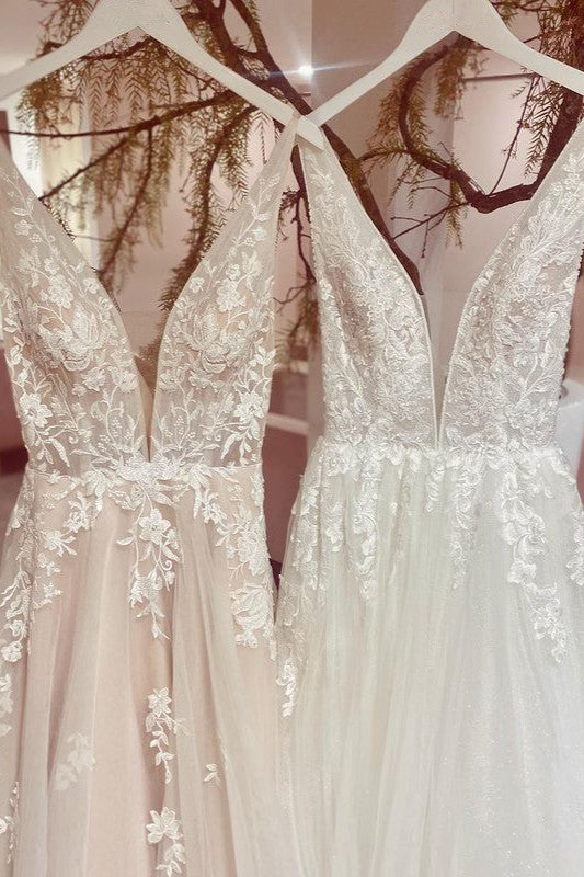 Elegant Sweetheart A-Line V-Neck Backless Wedding Gown with Tulle Lace Appliques