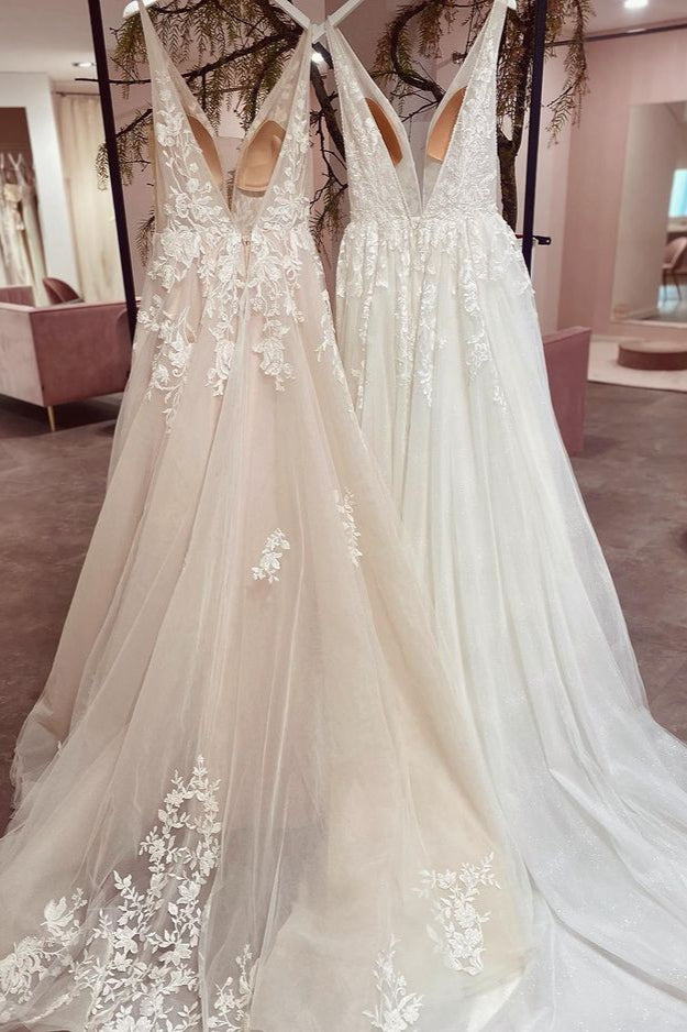 Elegant Sweetheart A-Line V-Neck Backless Wedding Gown with Tulle Lace Appliques