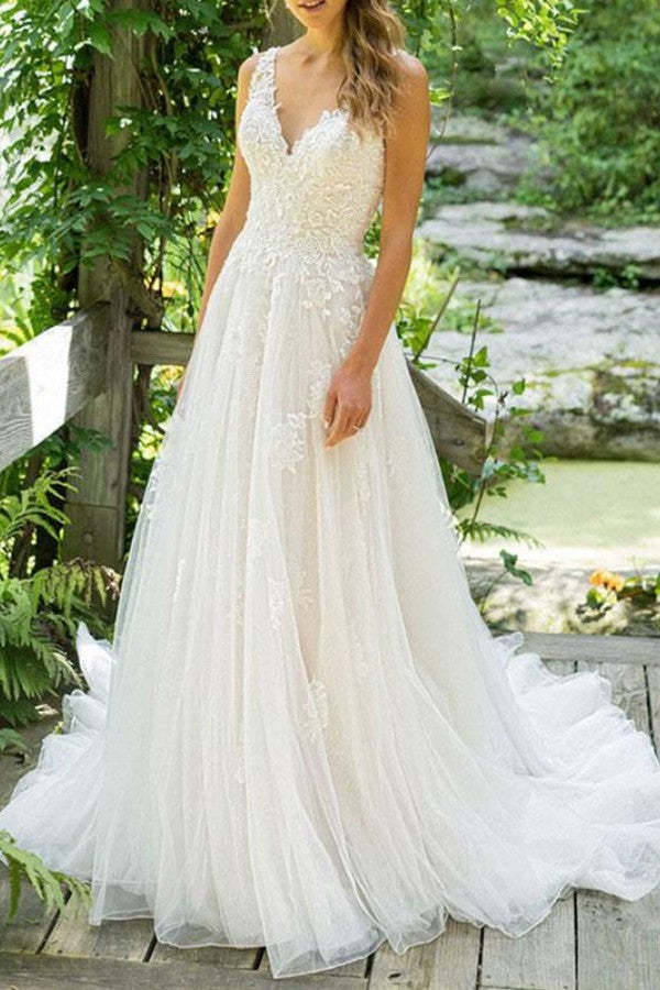 Sleeveless Tulle Lace Bridal Beach Wedding Gown with Appliqué Skirt
