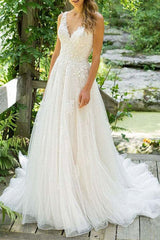 Sleeveless Tulle Lace Bridal Beach Wedding Gown with Appliqué Skirt