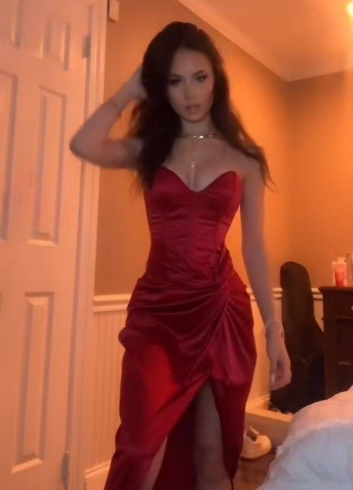 Burgundy Strapless Long Prom Evening Dress With Slit And Satin Fabric