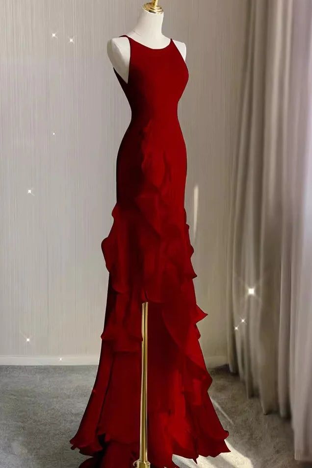 Elegant White Sheath Halter Backless Wedding Dress Perfect for Brides