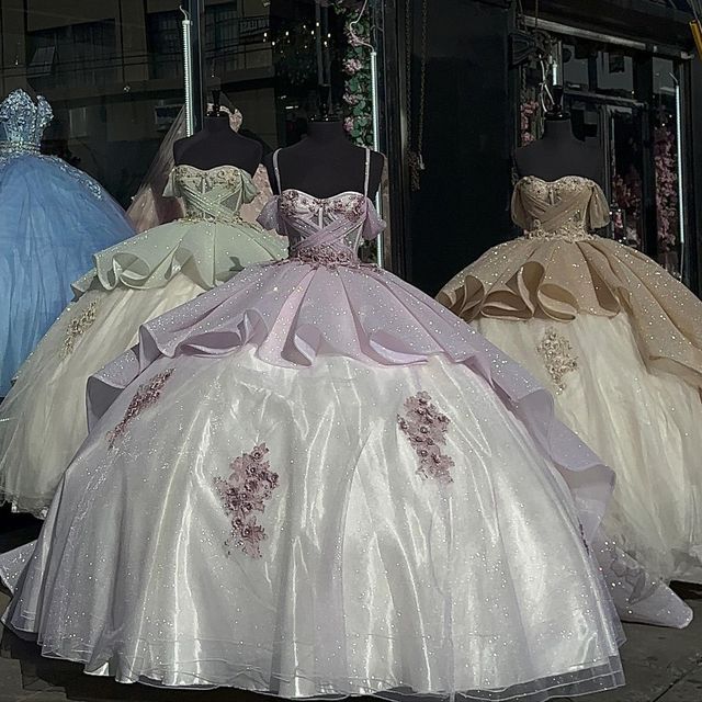 Luxury Quinceanera Ball Gown Prom Sweet 16 Dress with Applique Corset