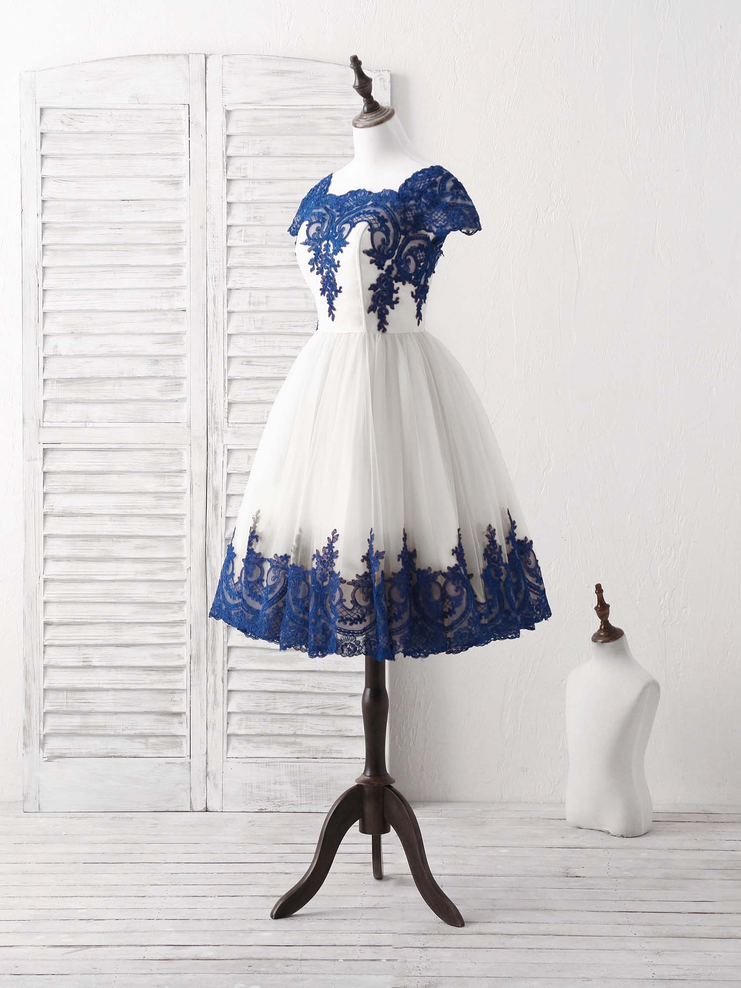 Elegant White Tulle Lace Applique Short Prom Dress for Special Occasions Elegant White Tulle Lace Applique Short Prom Dress for Special Occasions