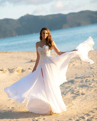 Elegant Sweetheart A-Line Wedding Dress With Appliques and Delicate Lace Detailing