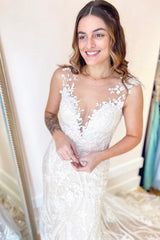 Elegant Ivory A-Line Wedding Dress V-Neck Lace and Tulle Gown