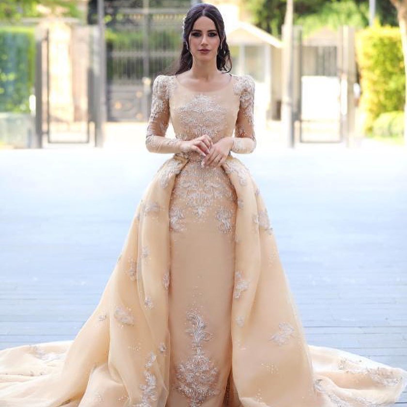 Elegant Long Sleeve Bateau Detachable Tulle Wedding Dress with Cathedral Train