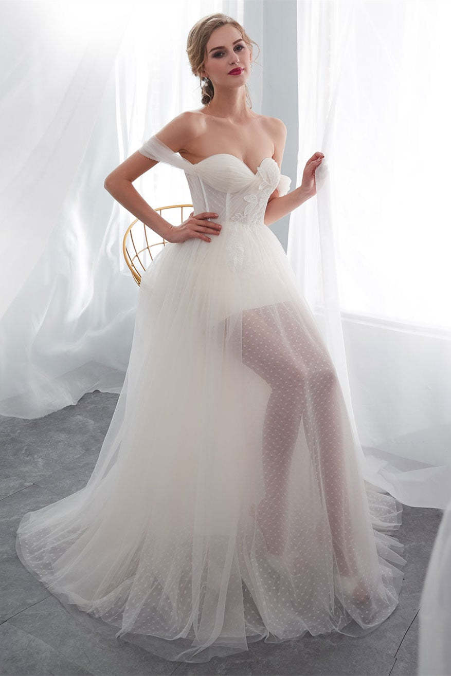 Romantic Off-the-Shoulder Tulle A-Line Bridal Gown with Appliqué
