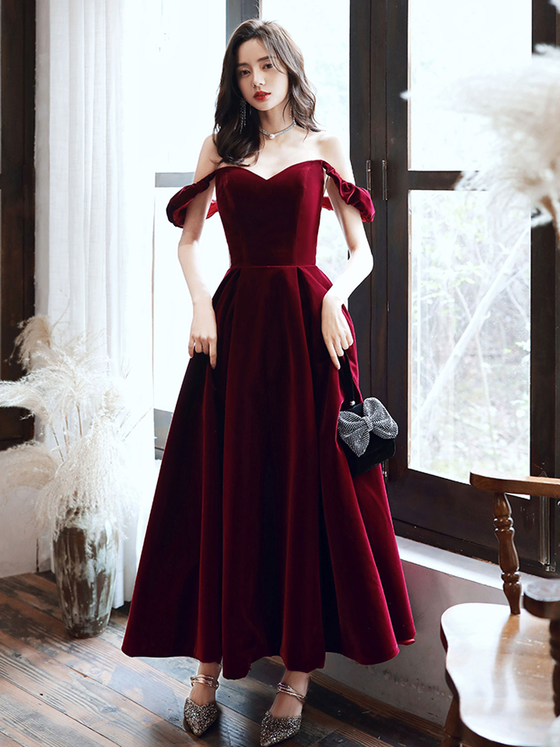 Elegant Burgundy Velvet Tea-Length A-Line Evening Prom Dress Elegant Burgundy Velvet Tea-Length A-Line Evening Prom Dress