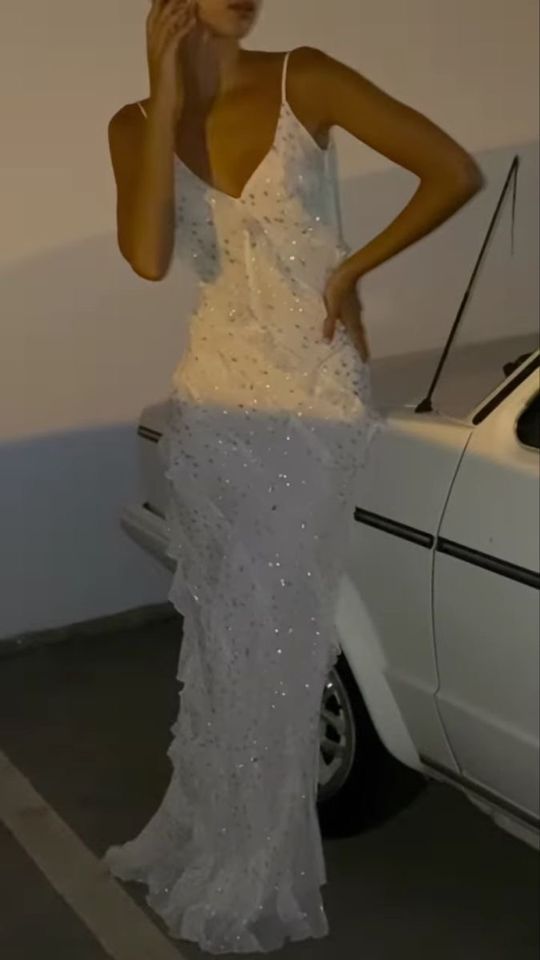 Elegant Modest V Neckline White Long Prom Evening Gown Satin Fabric