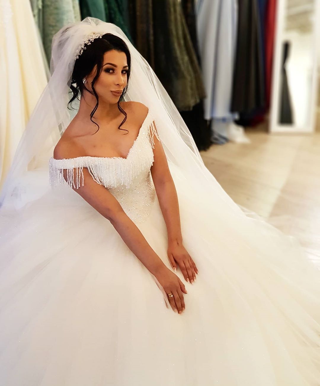 Exquisite Off-the-Shoulder Beaded Tassel Tulle Princess Wedding Dress for Brides