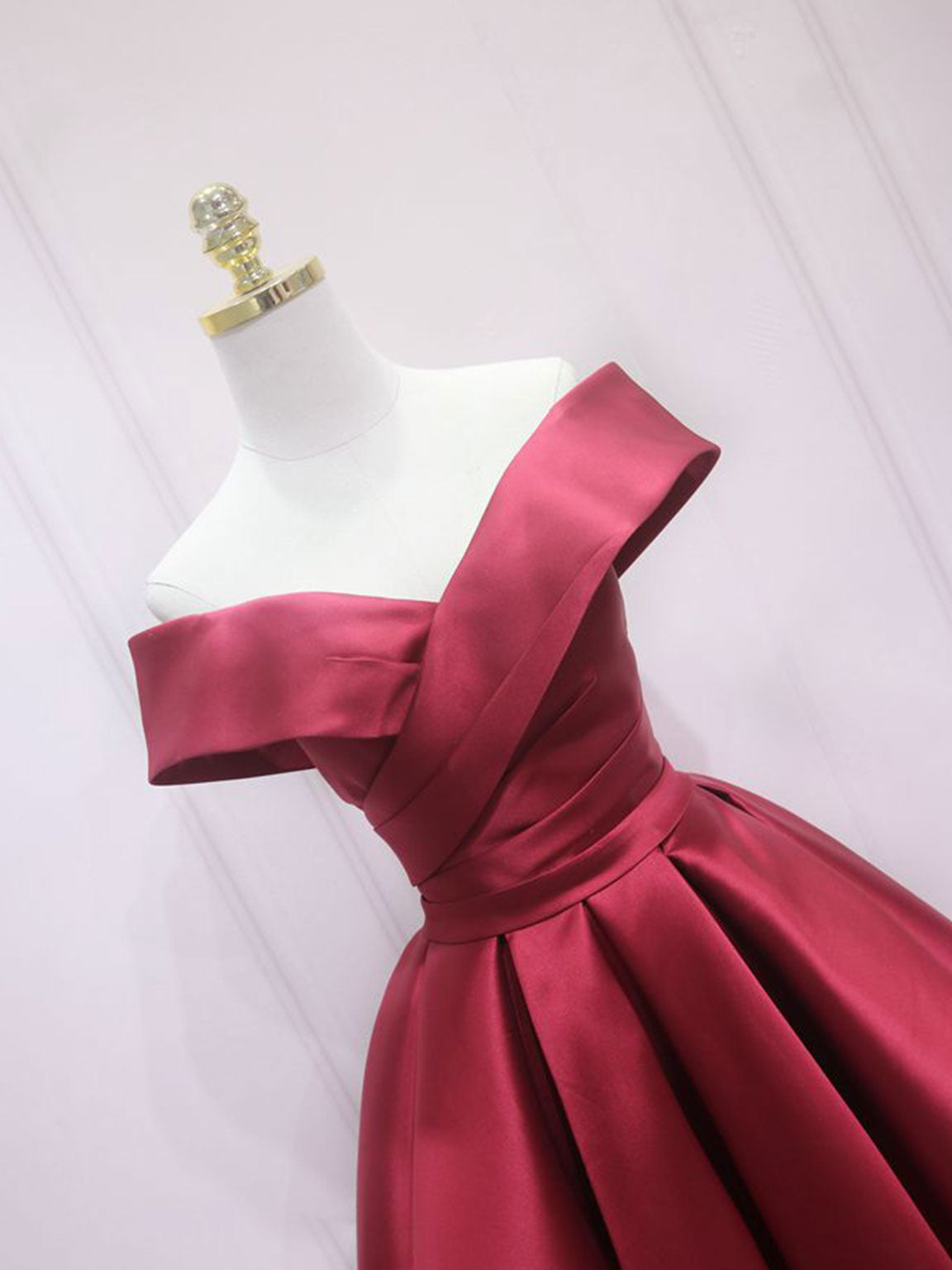 Elegant Off-Shoulder A-Line Satin Burgundy Short Prom & Homecoming Dress Elegant Off-Shoulder A-Line Satin Burgundy Short Prom & Homecoming Dress