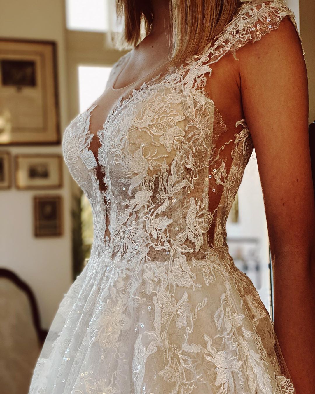 Short A-Line Jewel Wedding Dress with Delicate Lace Appliqués Elegant Design