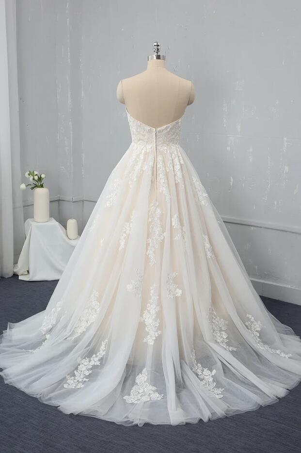Sweetheart Backless A-Line Wedding Dress with Appliques Lace Tulle Floor-Length Gown
