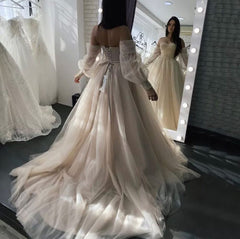 Long Sleeve Sweetheart Backless A-Line Wedding Dress with Appliques Lace