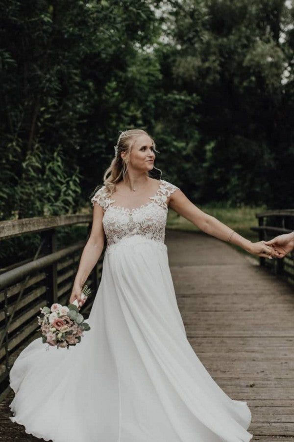 Elegant A-Line Sleeveless Chiffon Wedding Dress with Appliques and Lace