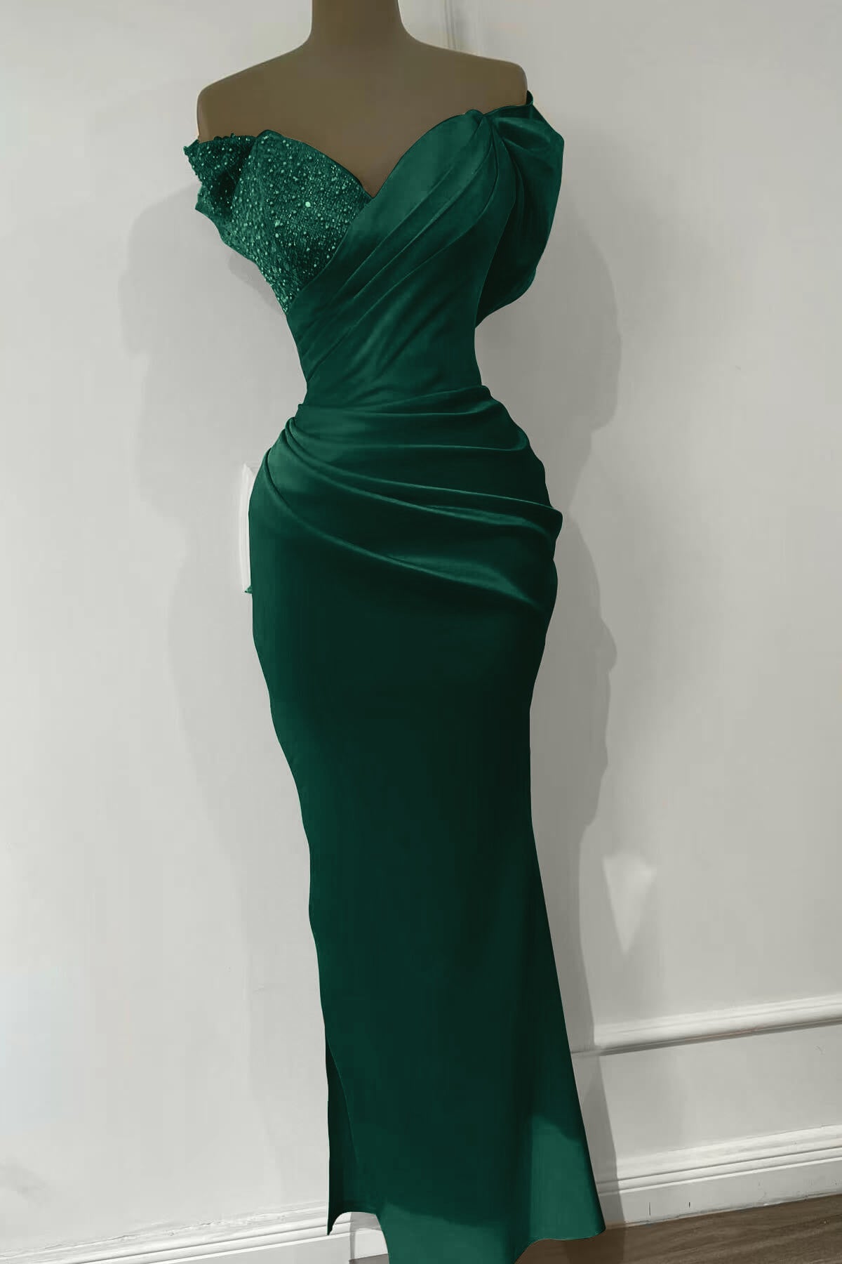 Stunning Orange Sweetheart Off-Shoulder Mermaid Sequin Evening Gown for Special Occasions