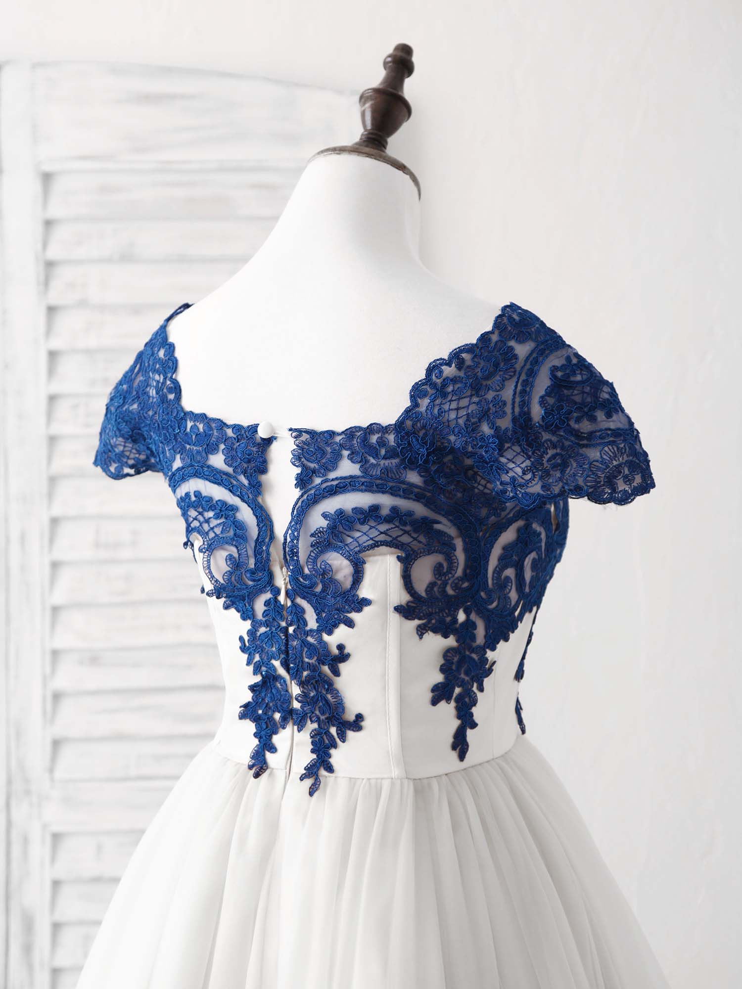 Elegant White Tulle Lace Applique Short Prom Dress for Special Occasions