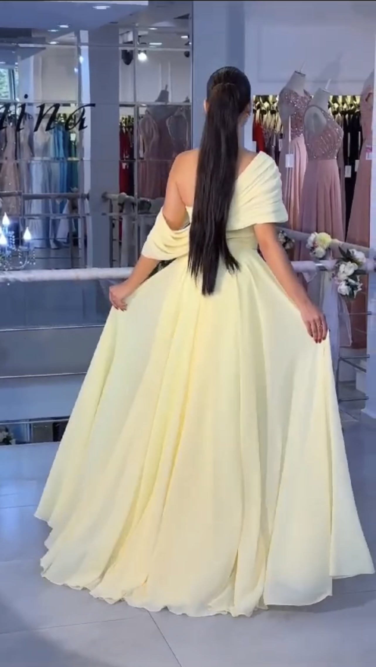Vintage A-Line Yellow Chiffon Prom Dress with Built-In Bra Vintage A-Line Yellow Chiffon Prom Dress with Built-In Bra