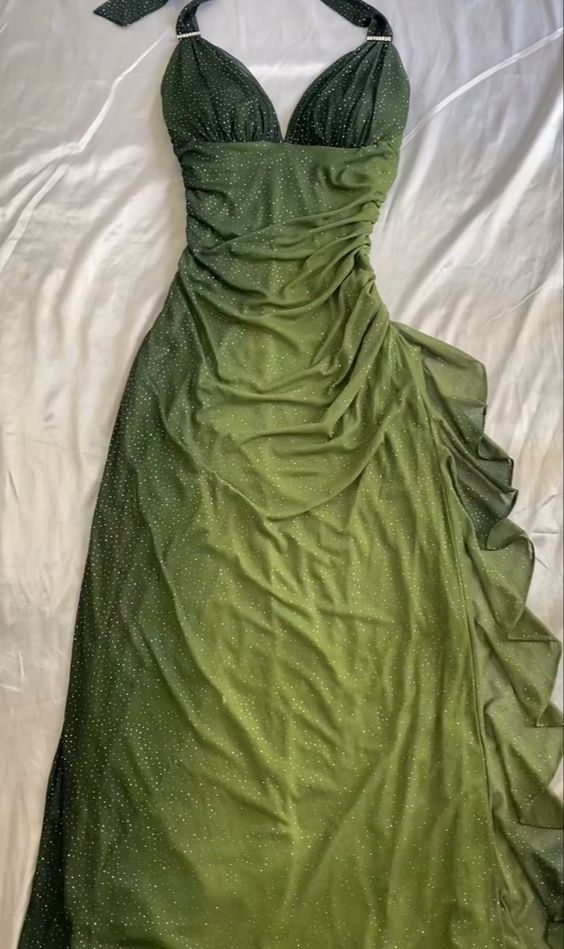 Beautiful Halter Chiffon Prom Dresses