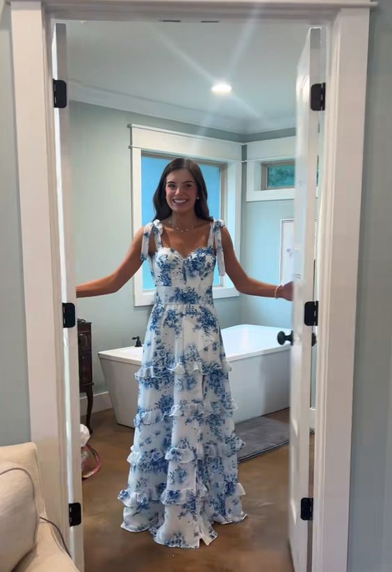 Elegant Formal Evening Dress Sleeveless Split Beautiful Gown