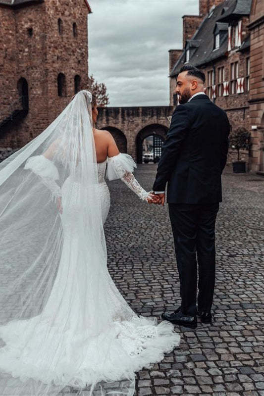 Sweetheart Mermaid Wedding Dress with Lace Bubble Sleeves and Train