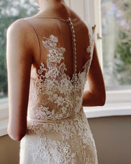 Exquisite Pearl Mermaid Wedding Dress Appliques Lace Sash Bridal Gown