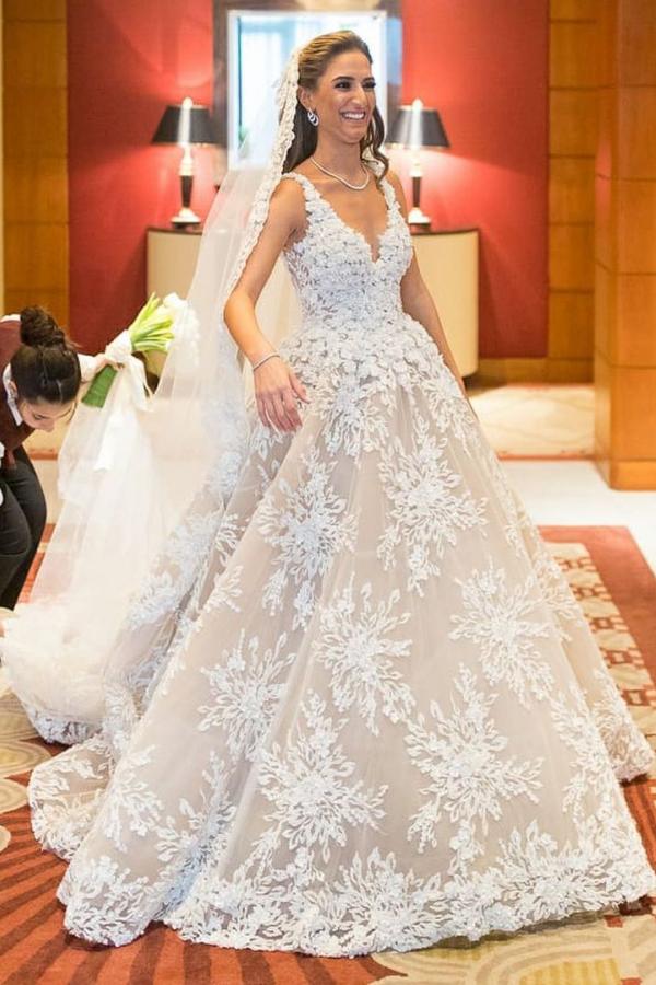 Elegant Spaghetti Straps Sweetheart A-Line Wedding Dress with Floral Lace Tulle