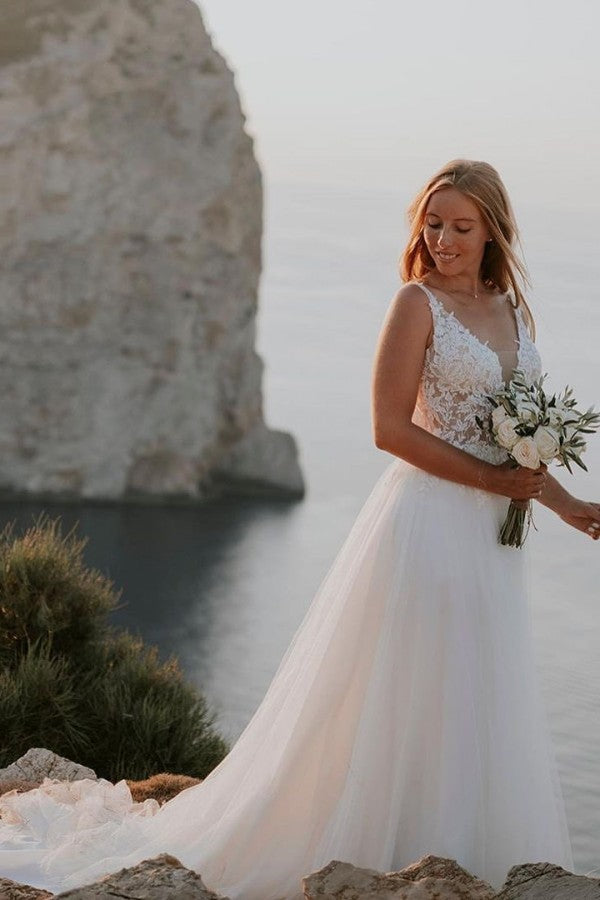 Elegant Boho A-Line V-Neck Lace Tulle Wedding Gown for Modest Brides