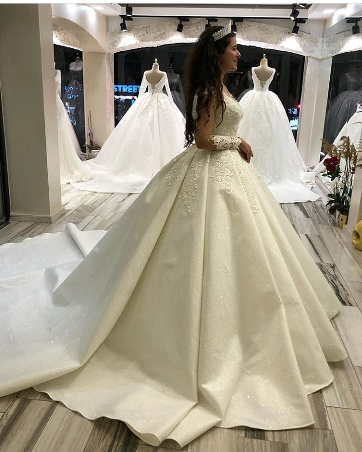 Elegant Long Sleeve Princess Sweetheart Satin Wedding Dress with Appliques OD1311